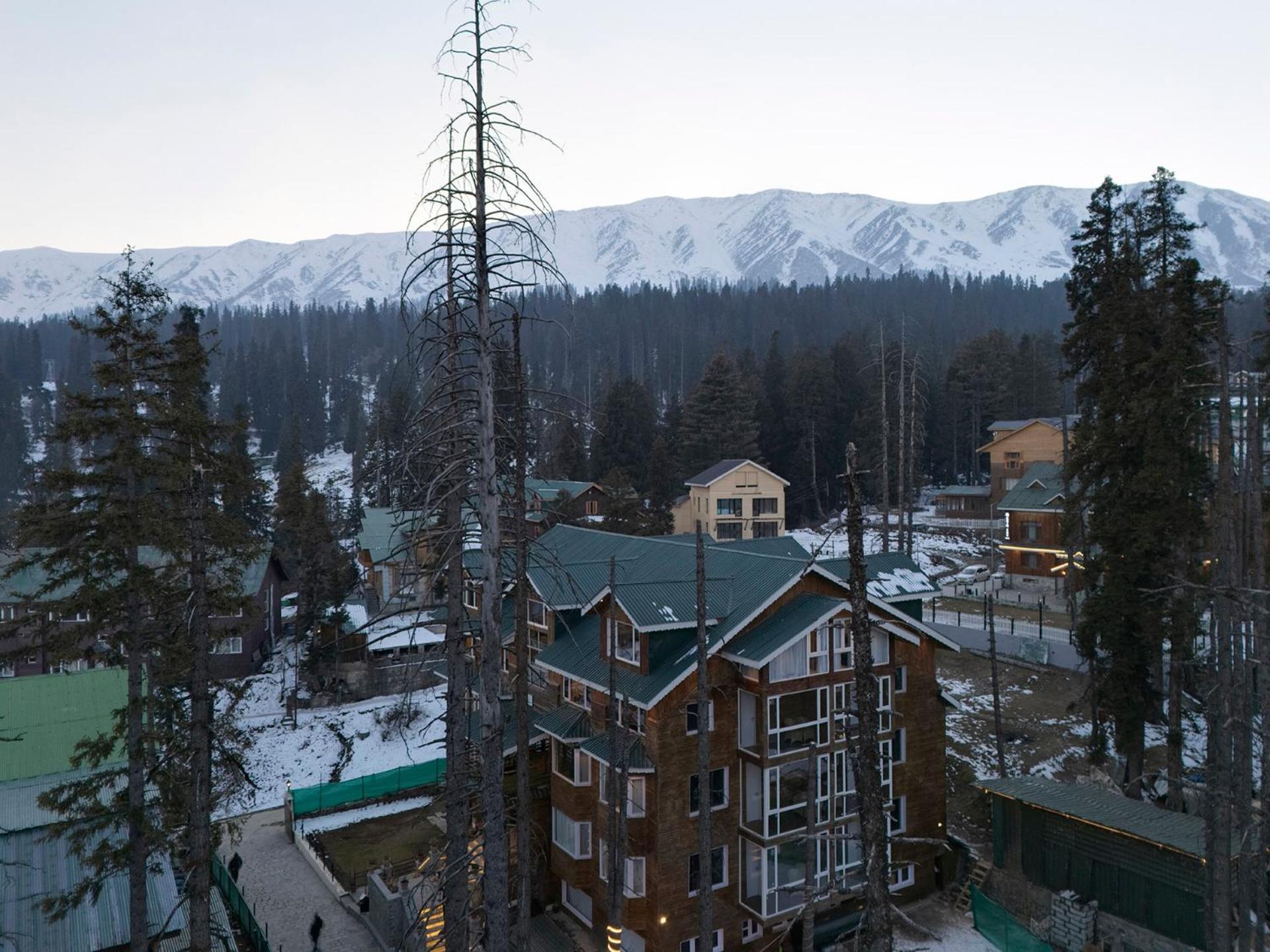 Hotel Pine Spring Gulmarg Dış mekan fotoğraf