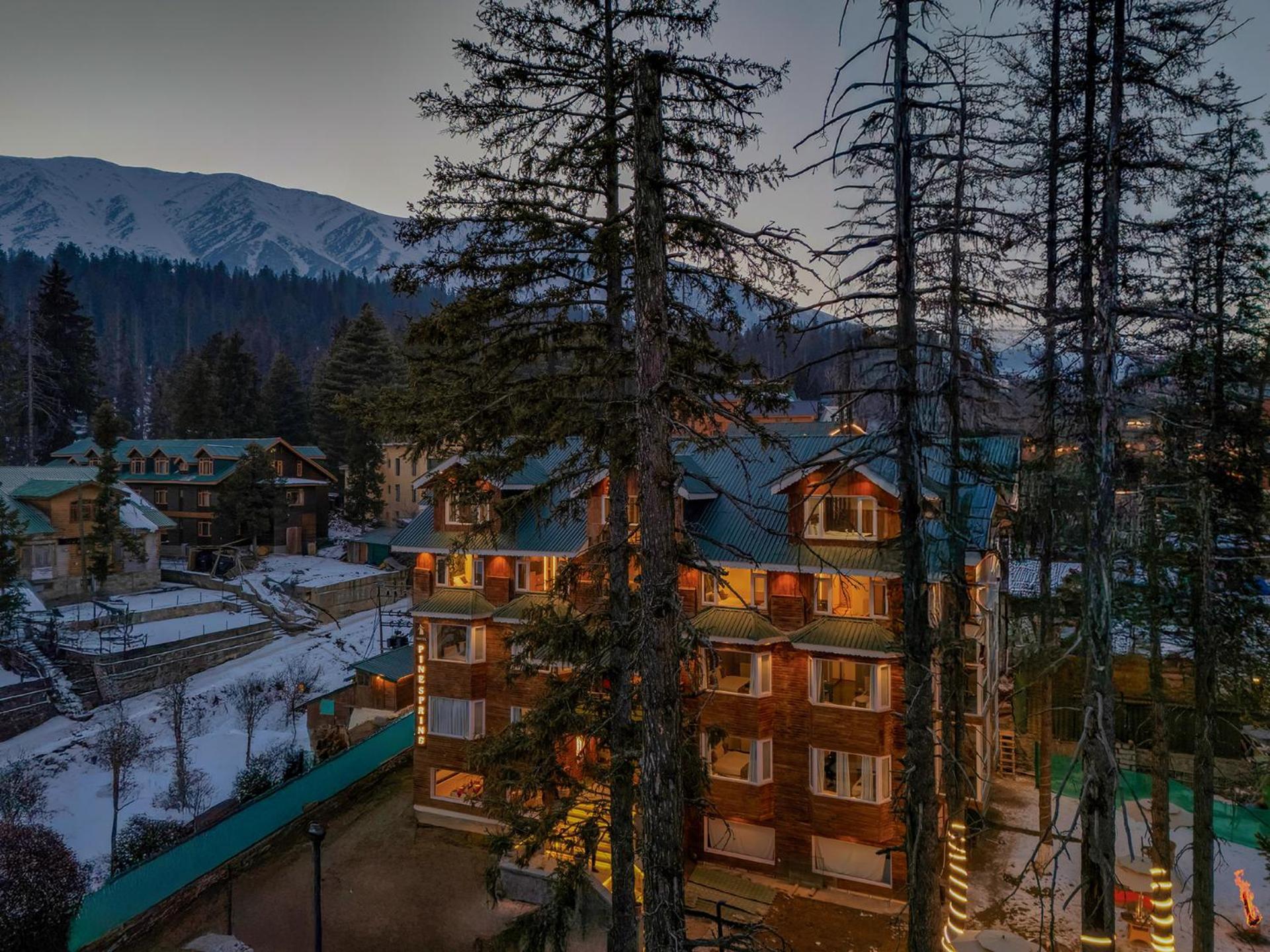 Hotel Pine Spring Gulmarg Dış mekan fotoğraf